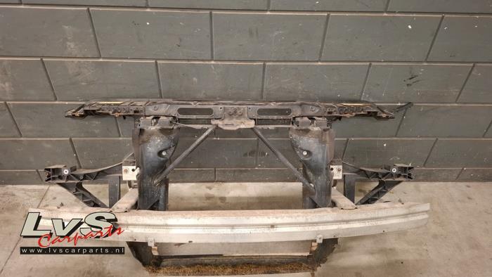 Używane Panel przedni BMW X3 (E83) 2.0d 16V Cena € 150,00 Procedura marży oferowane przez LvS Carparts