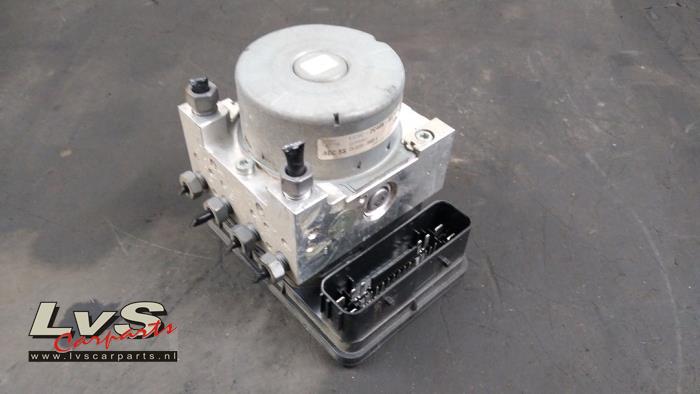Begagnade ABS-pump Ford Mondeo V Wagon 1.5 EcoBoost 16V Pris € 106,00 Marginaltabell erbjuds av LvS Carparts