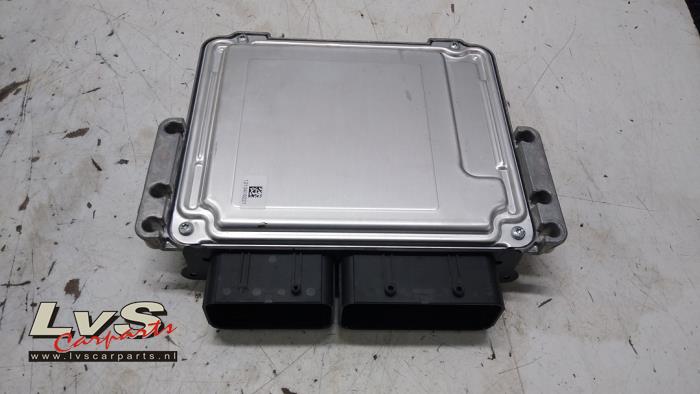 Engine management computer from a Opel Vivaro 1.5 CDTI 102 2021