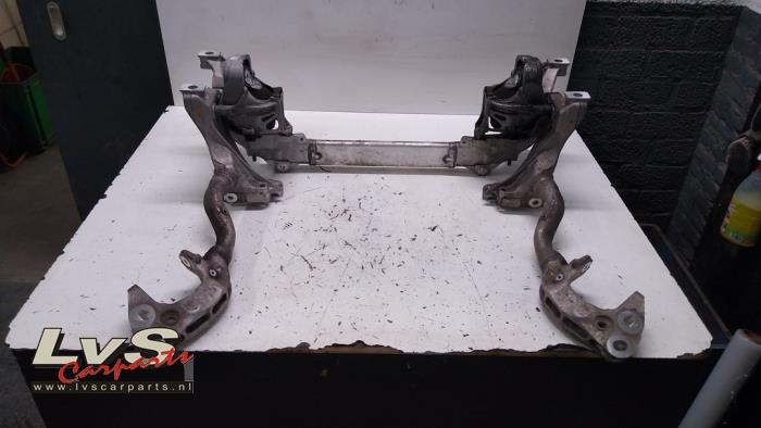 Usados Subchasis Audi Q7 (4MB/4MG) 3.0 TDI V6 24V Precio € 150,00 Norma de margen ofrecido por LvS Carparts