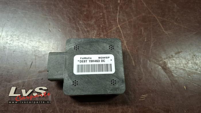Używane Antena Ford B-Max (JK8) 1.0 EcoBoost 12V 100 Cena € 15,00 Procedura marży oferowane przez LvS Carparts