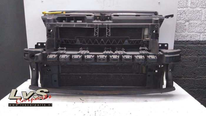 Begagnade Front Volkswagen Polo V (6R) 1.4 TDI DPF BlueMotion technology Pris € 250,00 Marginaltabell erbjuds av LvS Carparts