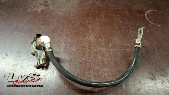 Używane Biegun akumulator BMW 1 serie (F20) 116d 2.0 16V Cena € 15,00 Procedura marży oferowane przez LvS Carparts