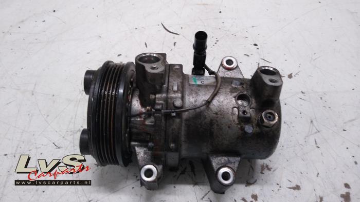 Używane Pompa klimatyzacji Fiat Fullback 2.4 Turbodiesel 180 4x4 Cena € 108,90 Z VAT oferowane przez LvS Carparts