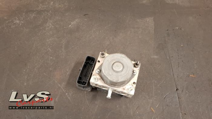 Używane Pompa ABS Fiat Panda (312) 0.9 TwinAir 65 Cena € 50,00 Procedura marży oferowane przez LvS Carparts