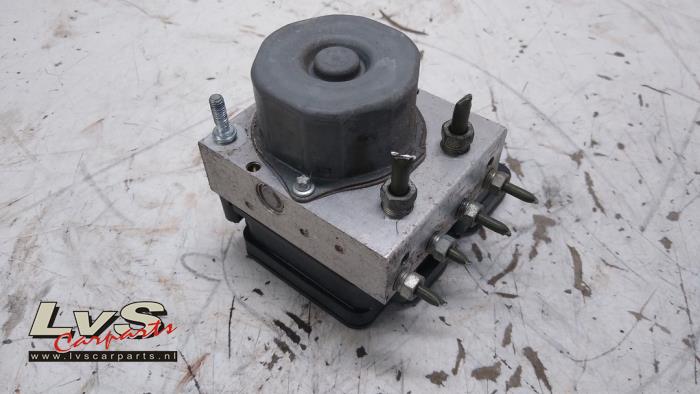 Used ABS pump Toyota Aygo (B40) 1.0 12V VVT-i Price € 15,00 Margin scheme offered by LvS Carparts
