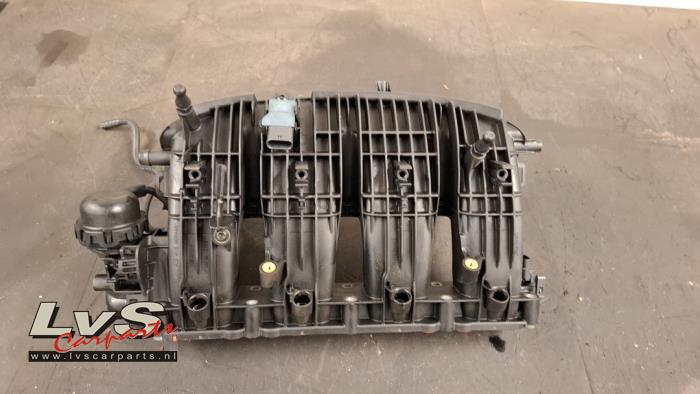 Używane Kolektor dolotowy Seat Leon (5FB) 2.0 TSI FR 16V Cena € 100,00 Procedura marży oferowane przez LvS Carparts