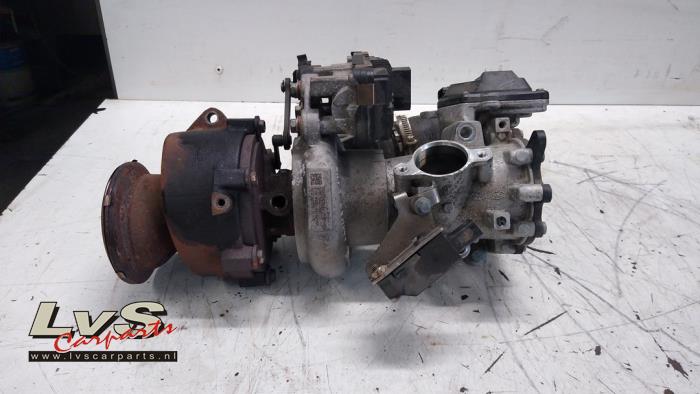 Używane Turbo Landrover Discovery Sport (LC) 2.0 eD4 150 16V Cena € 300,00 Procedura marży oferowane przez LvS Carparts