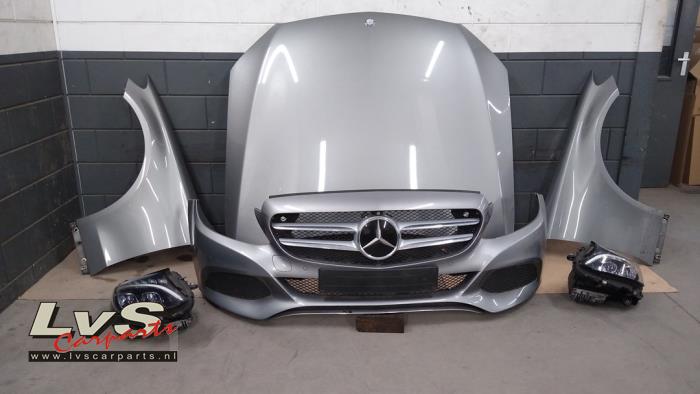 Używane Przód kompletny Mercedes C Estate (S205) C-350 e 2.0 16V Cena € 4.250,00 Procedura marży oferowane przez LvS Carparts