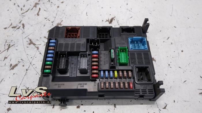 Used Body control computer Citroen C4 Cactus (0B/0P) 1.2 PureTech 82 12V Price € 30,00 Margin scheme offered by LvS Carparts
