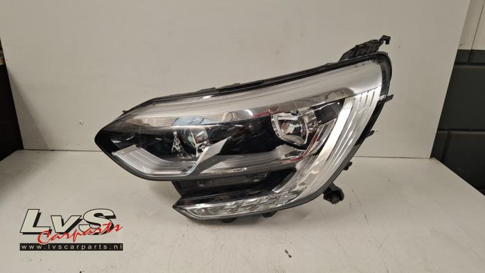 Używane Reflektor lewy Renault Megane IV Estate (RFBK) 1.3 TCE 100 16V Cena € 200,00 Procedura marży oferowane przez LvS Carparts