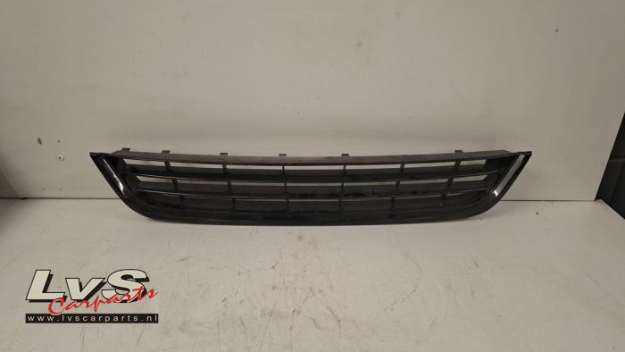 Begagnade Stötfångargrill Volkswagen Passat CC (357) 2.0 TDI 16V 135 Pris € 30,00 Marginaltabell erbjuds av LvS Carparts