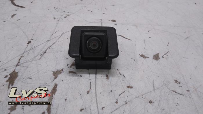 Begagnade Backkamera Mazda 2 (DJ/DL) 1.5 SkyActiv-G 90 Pris € 150,00 Marginaltabell erbjuds av LvS Carparts