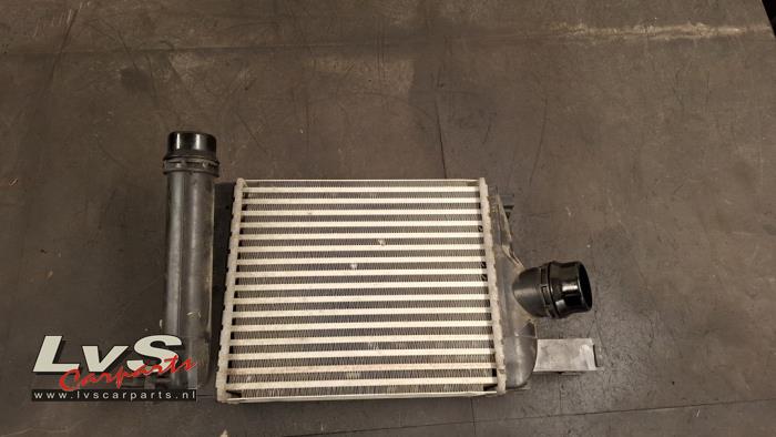 Usados Intercooler Renault Captur I (2R) 1.2 TCE 16V EDC Precio € 40,00 Norma de margen ofrecido por LvS Carparts