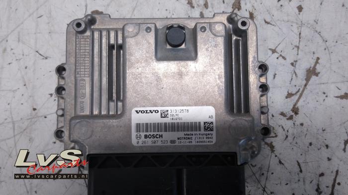 Used Engine management computer Volvo V40 (MV) 1.6 T3 GTDi 16V Price € 60,00 Margin scheme offered by LvS Carparts
