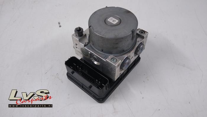 Begagnade ABS-pump Ford Kuga II (DM2) 1.5 EcoBoost 16V 150 Pris € 300,00 Marginaltabell erbjuds av LvS Carparts