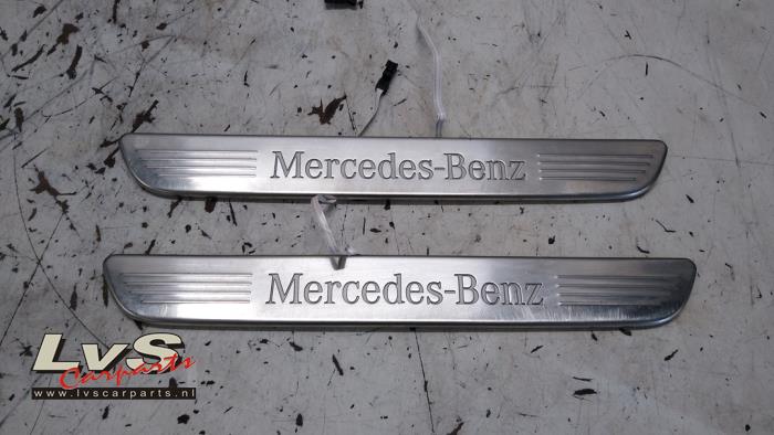 Begagnade Innerbelysning Mercedes C Estate (S205) C-350 e 2.0 16V Pris € 100,00 Marginaltabell erbjuds av LvS Carparts