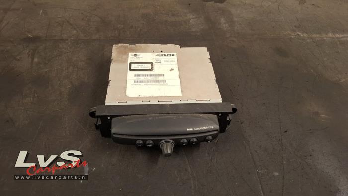 Używane Modul nawigacji Mini Clubman (R55) 1.6 16V John Cooper Works Cena € 400,00 Procedura marży oferowane przez LvS Carparts