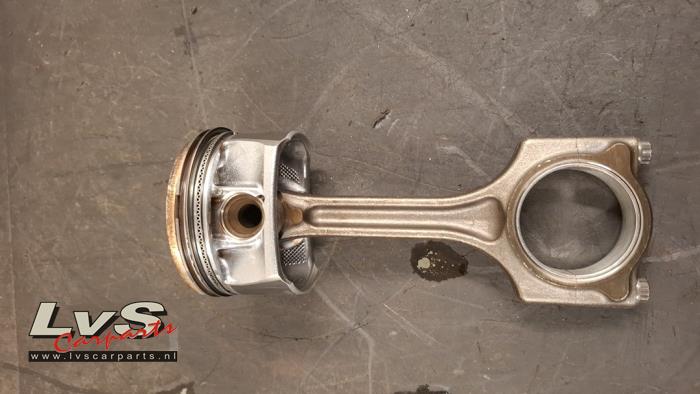 Usados Pistón Mini Clubman (R55) 1.6 16V John Cooper Works Precio € 100,00 Norma de margen ofrecido por LvS Carparts