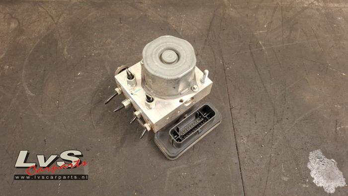Usagé Bloc ABS Nissan Qashqai (J11) 1.7 dCi 150 Prix € 145,00 Règlement à la marge proposé par LvS Carparts