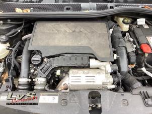 Engine from a Peugeot 2008 (UD/UK/UR/US/UX) 1.2 VTi 12V PureTech 130 2020