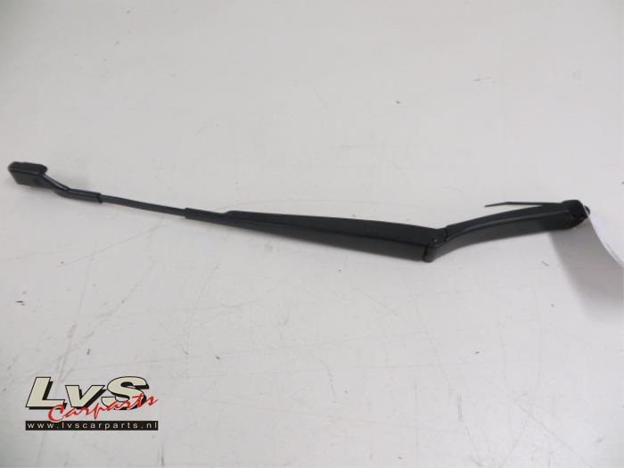 Front wiper arm from a Volkswagen Eos 2012