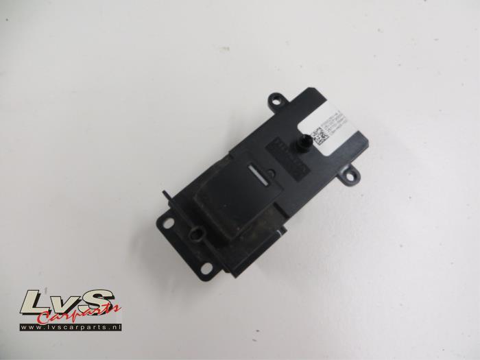 Usados Interruptor combinado de ventanillas Honda CR-V (RE/RM) Precio € 10,00 Norma de margen ofrecido por LvS Carparts