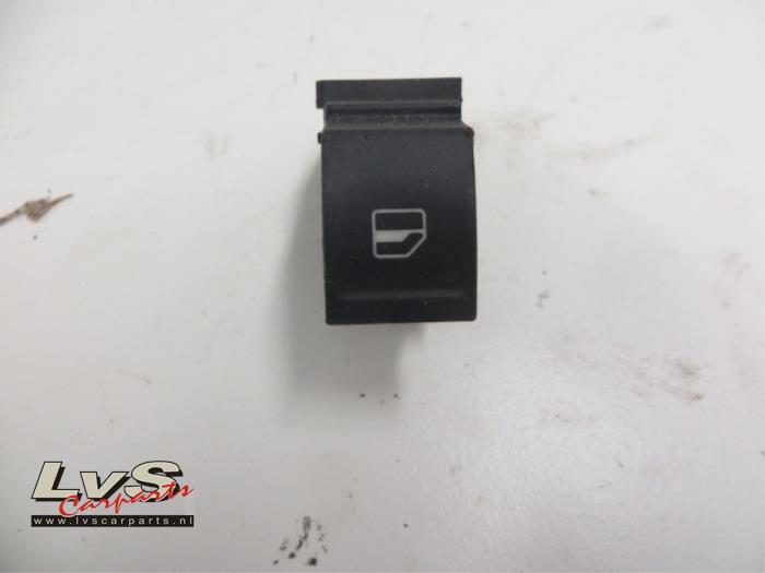 Electric window switch from a Seat Leon 2007