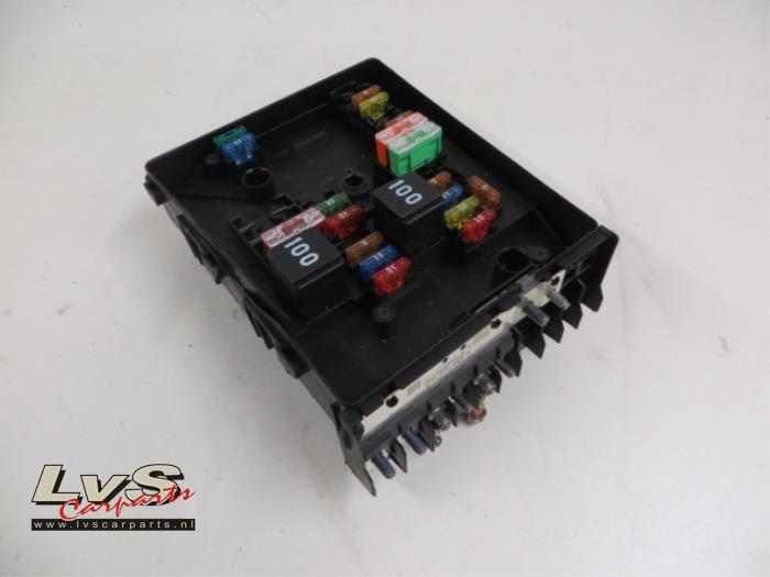 Fuse box from a Volkswagen Golf 2006