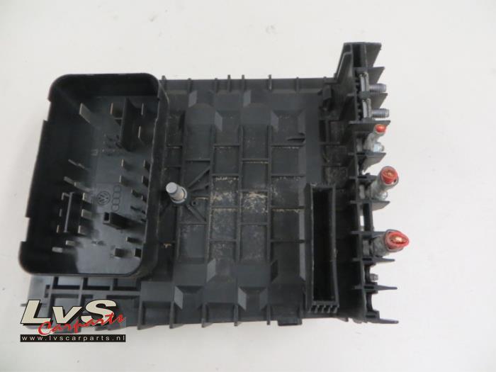 Fuse box from a Volkswagen Jetta 2006