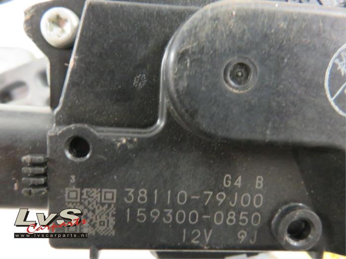 Mecanismo y motor de limpiaparabrisas de un Suzuki SX-4