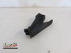Used Accelerator pedal Volkswagen Tiguan (5N1/2) 1.4 TSI 16V Price € 29,00 Margin scheme offered by LvS Carparts
