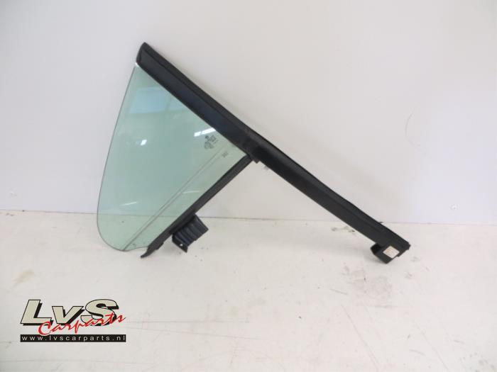 Usados Ventanilla triangular derecha detrás Volkswagen CC (358) Precio € 16,00 Norma de margen ofrecido por LvS Carparts
