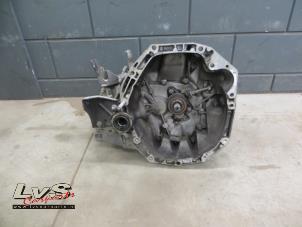 Used Gearbox Renault Clio III (BR/CR) Price € 100,00 Margin scheme offered by LvS Carparts