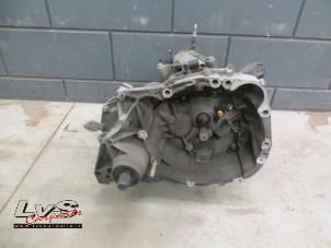 Used Gearbox Renault Clio Price € 101,00 Margin scheme offered by LvS Carparts