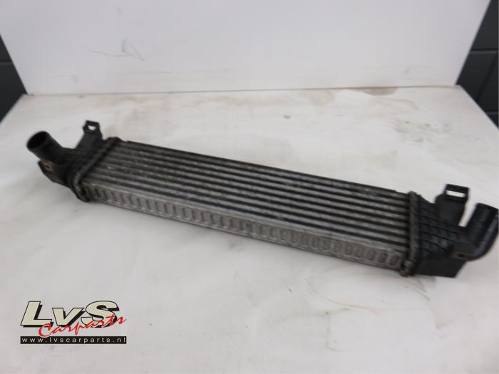 Usados Intercooler Ford Focus 2 Wagon 1.6 TDCi 16V 110 Precio € 36,00 Norma de margen ofrecido por LvS Carparts