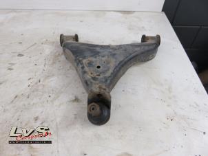 Used Front wishbone, right Mercedes Sprinter 2t (901/902) 210D Price € 20,00 Margin scheme offered by LvS Carparts