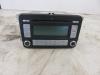 Radio CD player from a Volkswagen Caddy III (2KA,2KH,2CA,2CH), 2004 / 2015 1.9 TDI, Delivery, Diesel, 1.896cc, 77kW (105pk), BLS, 2005-06 / 2010-08 2007