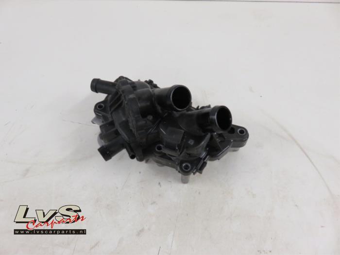 Begagnade Vattenpump Volkswagen Scirocco (137/13AD) Pris € 36,00 Marginaltabell erbjuds av LvS Carparts