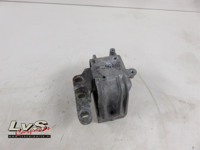 Gebrauchte Motorlager Volkswagen Scirocco (137/13AD) Preis € 29,00 Margenregelung angeboten von LvS Carparts