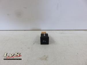 Used PDC switch Volkswagen Scirocco (137/13AD) Price € 13,00 Margin scheme offered by LvS Carparts