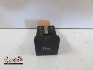 Used PDC switch Volkswagen Scirocco (137/13AD) Price € 13,00 Margin scheme offered by LvS Carparts