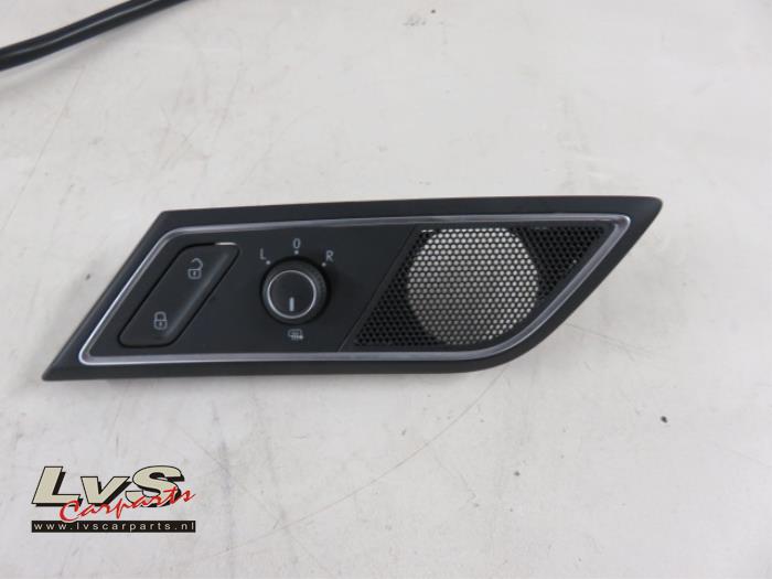 Interruptor de retrovisor de un Volkswagen Golf Sportsvan (AUVS) 1.6 16V 2014