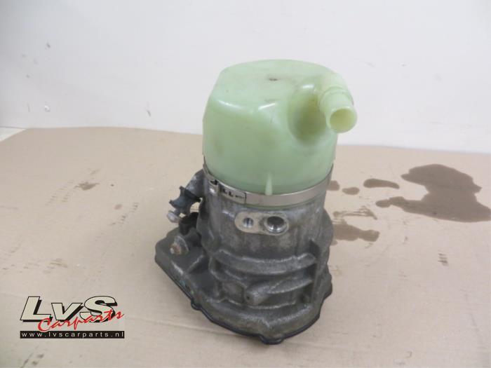 Power steering pump Volvo V70 - 31360493 - LvS Carparts
