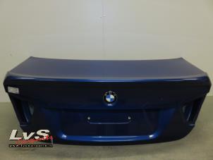 Używane Pokrywa bagaznika BMW 3 serie (E90) Cena € 80,00 Procedura marży oferowane przez LvS Carparts