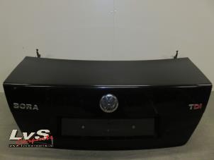 Używane Pokrywa bagaznika Volkswagen Bora (1J2) Cena € 32,00 Procedura marży oferowane przez LvS Carparts