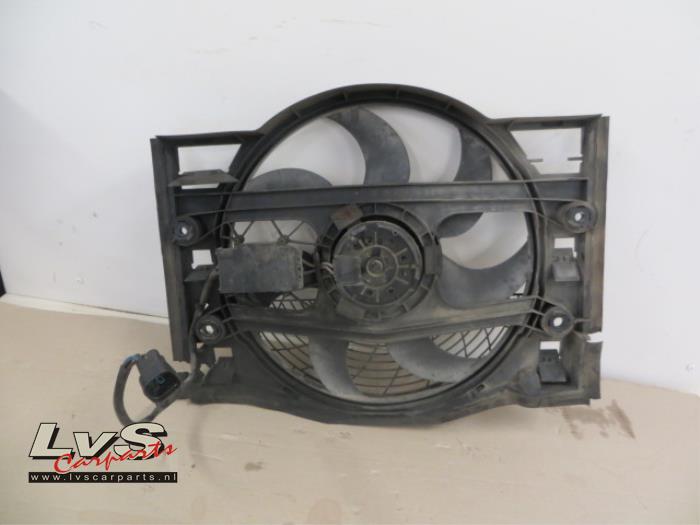 Cooling fans from a BMW 3-Serie 2002