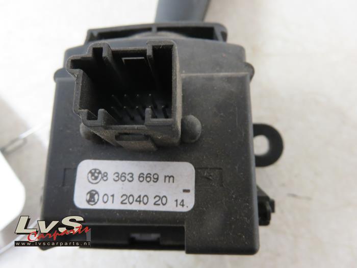 Interruptor de limpiaparabrisas de un BMW 3 serie (E46/4)