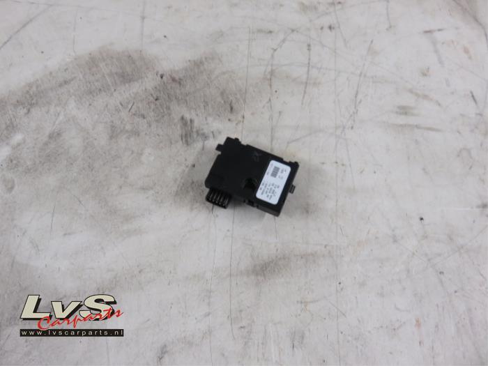 Sensor de ángulo de dirección de un Skoda Octavia (1Z3) 1.6 MPI 2004