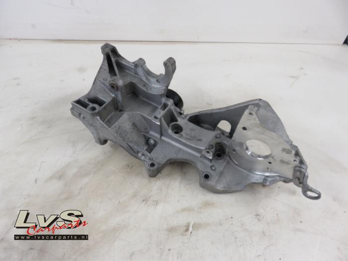 Usagé Support dynamo bas Volkswagen Crafter 2.0 TDI 16V Prix € 45,00 Règlement à la marge proposé par LvS Carparts